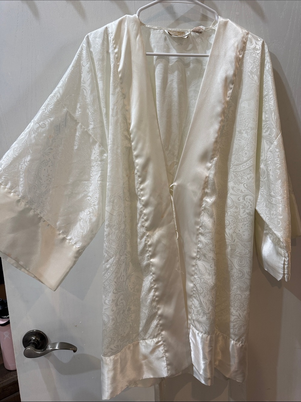 Vintage Victoria’s Secret Cream Satin Jacquard Kimono Robe